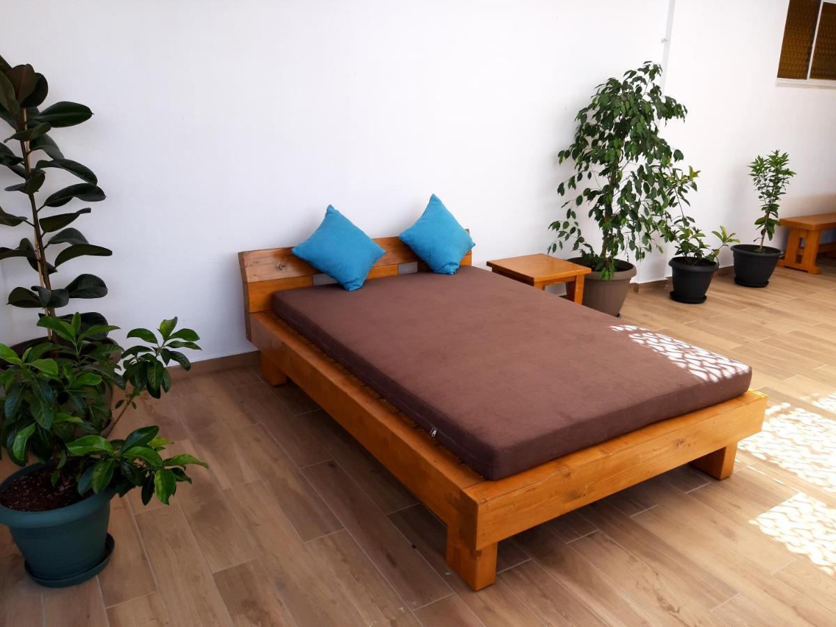 Central Apartment Near The Beach With Huge Private Terrace ลูตรากี ภายนอก รูปภาพ